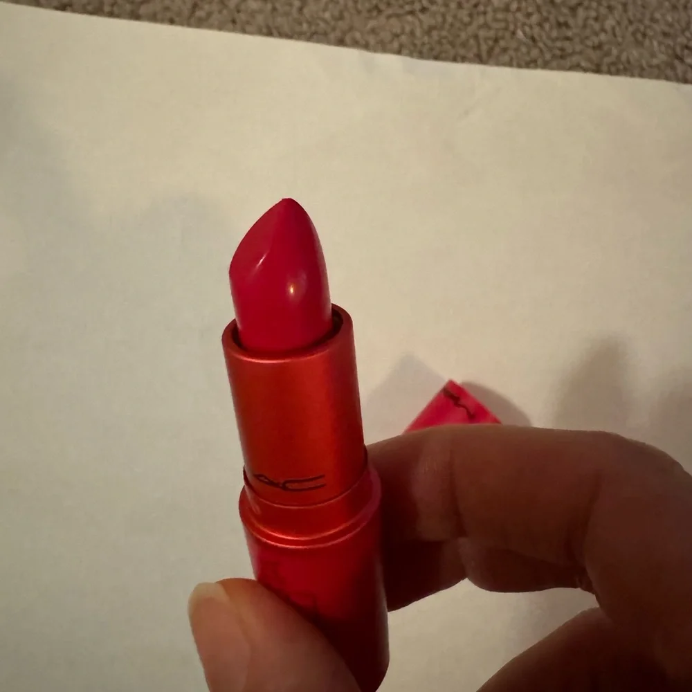 MAC Cosmetics LE Giambattista Valli Matte Tats - Picture 2 of 3
